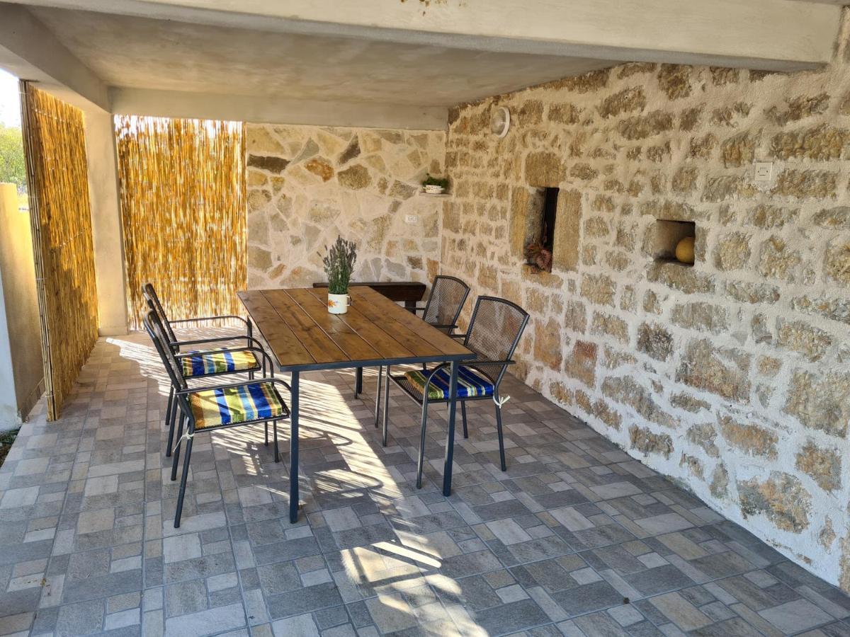 Holiday Home Nena Drnis Ngoại thất bức ảnh