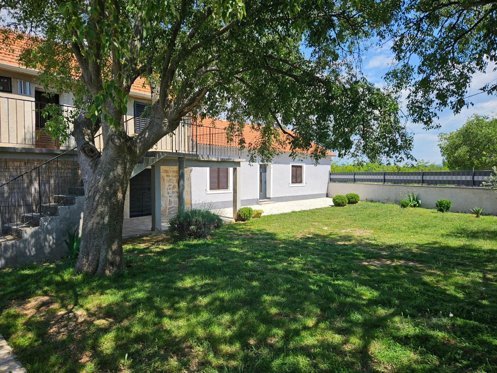 Holiday Home Nena Drnis Ngoại thất bức ảnh