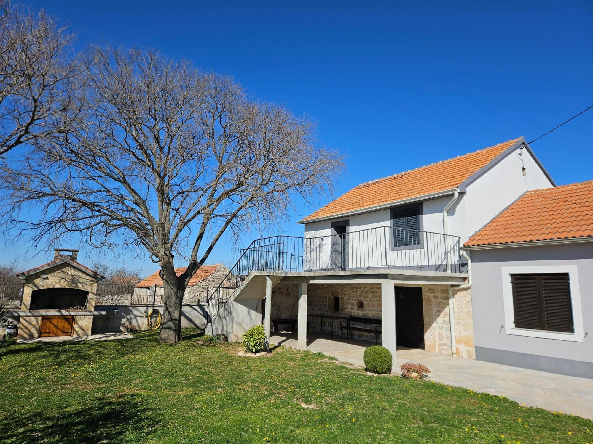 Holiday Home Nena Drnis Ngoại thất bức ảnh