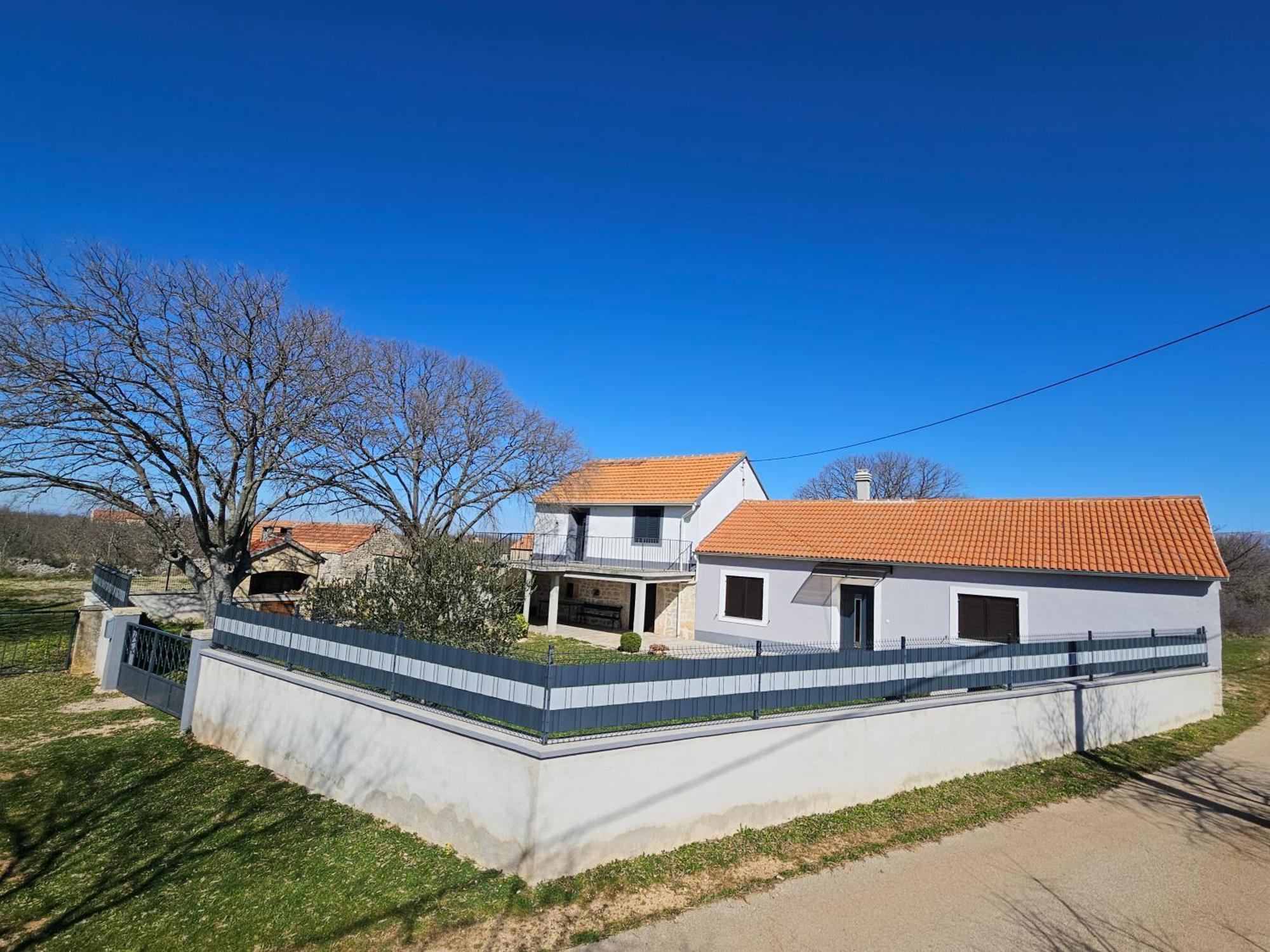 Holiday Home Nena Drnis Ngoại thất bức ảnh